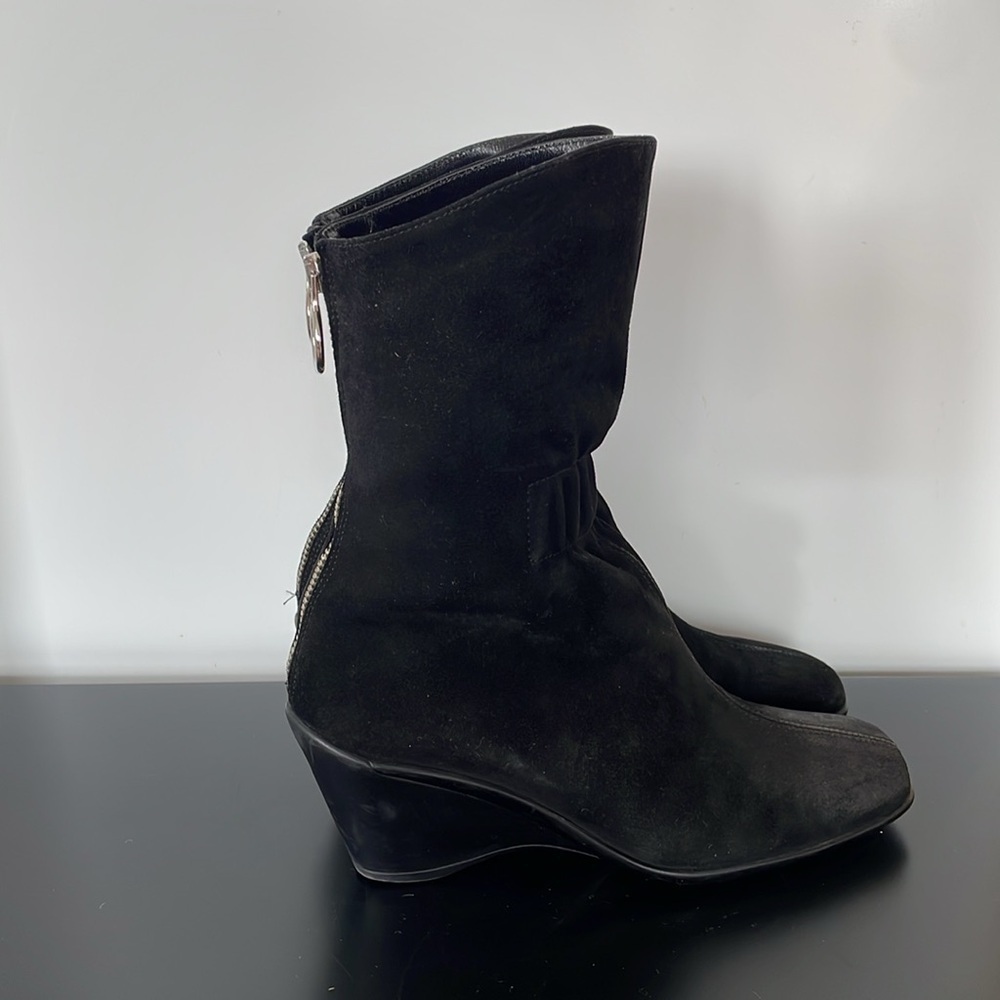 Aquatalia black waterproof suede wedge heel booties size 6 - Picture 5 of 10